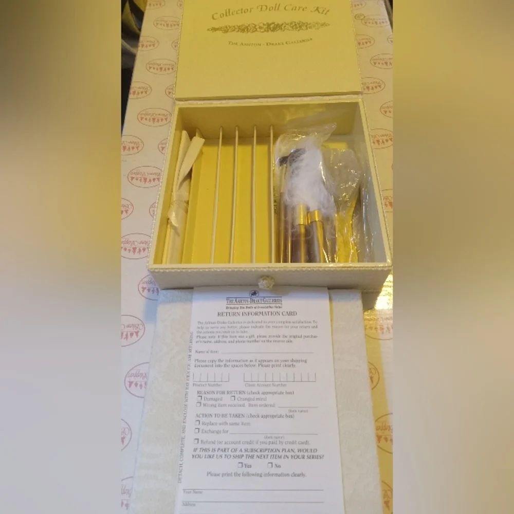 Show Stopper Porcelain Doll R305 "Demi" - Picture 6 of 7